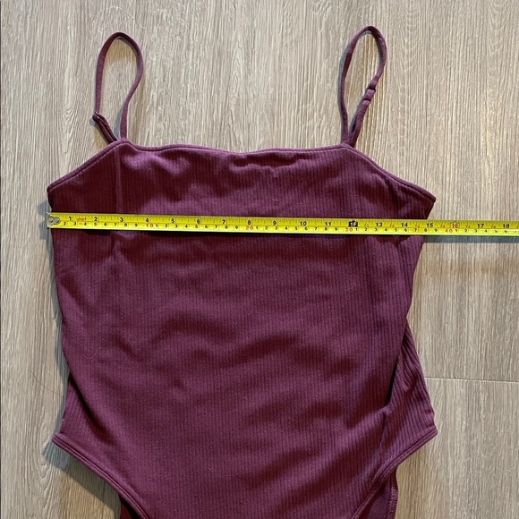 Old Navy Women Burgundy Ribbed Spaghetti Strap Bodysuit Large Contemporary - Picture 5 of 8